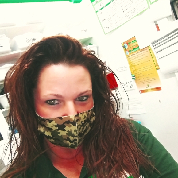 Meet your Posher, Christina - Picture 2 of 3